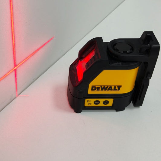 DEWALT 2-Line Laser Level DW088 50M Automatic Leveling Red Laser Level Magnetic Wall-Mounted Interior Measurement Tool